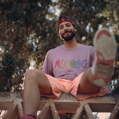 Danny - "Mocoso" rainbow camiseta t-shirt morada purple